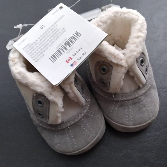 Host Pick ~~~Shoes for children , Company Gymboree, Size - 01 - Picture 1 of 4